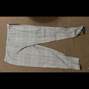 Small checkerboard leggings